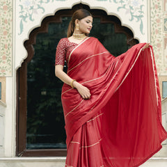 wedding guest maroon saree look
