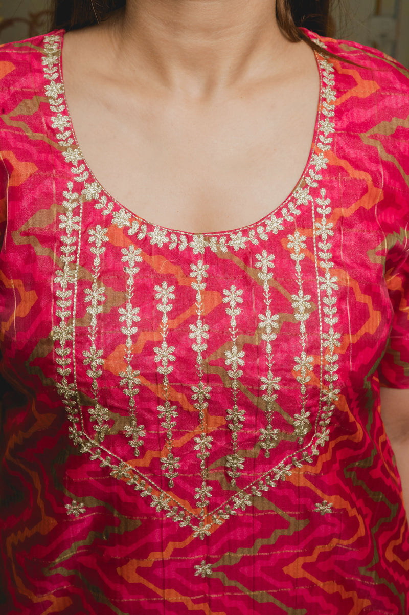 Leheriya Organza Suit Set close view
