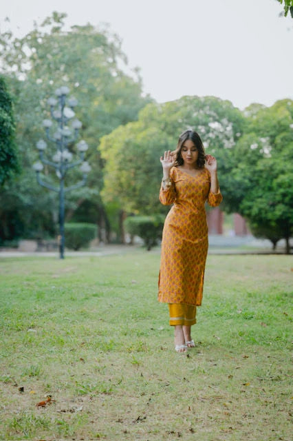 Elegant yellow semi formal ethnic wear