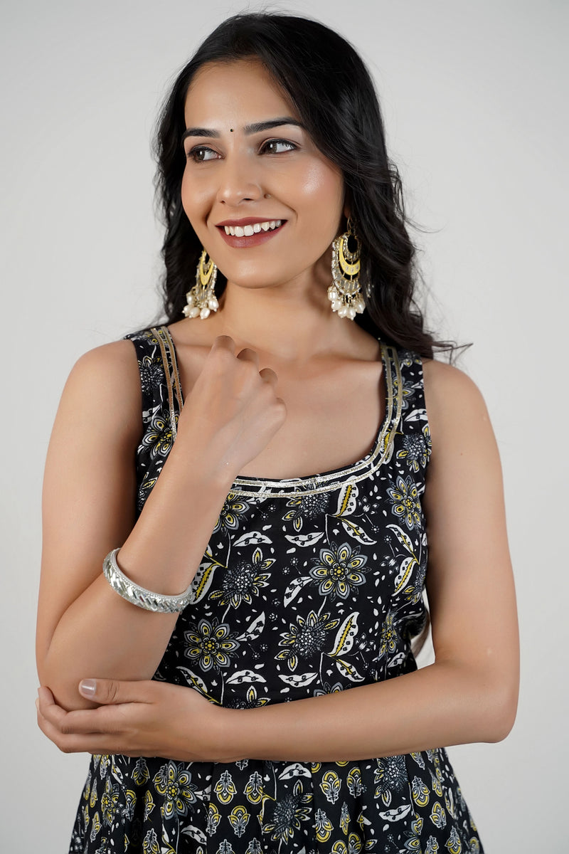 Traditional black ethnic wear for women
