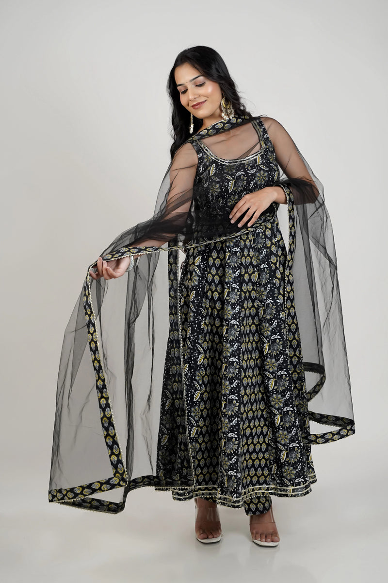 Women wearing black flared Anarkali with dupatta
